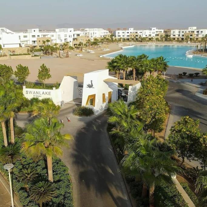 Lagoon-front 2 Bedroom Swan Gouna Apartment *
